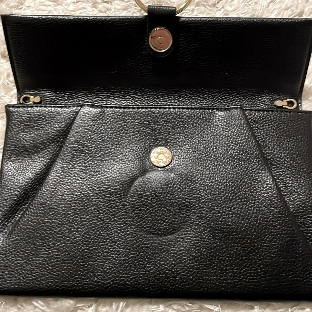 Women's Black & Gold O Ring Fold Clutch Purse With Crossbody Chain Strap